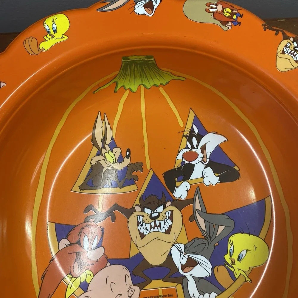 Looney Tunes Plastic Popcorn Halloween‎ Trick or Treat Candy Bowl 1996 Taz, Bugs